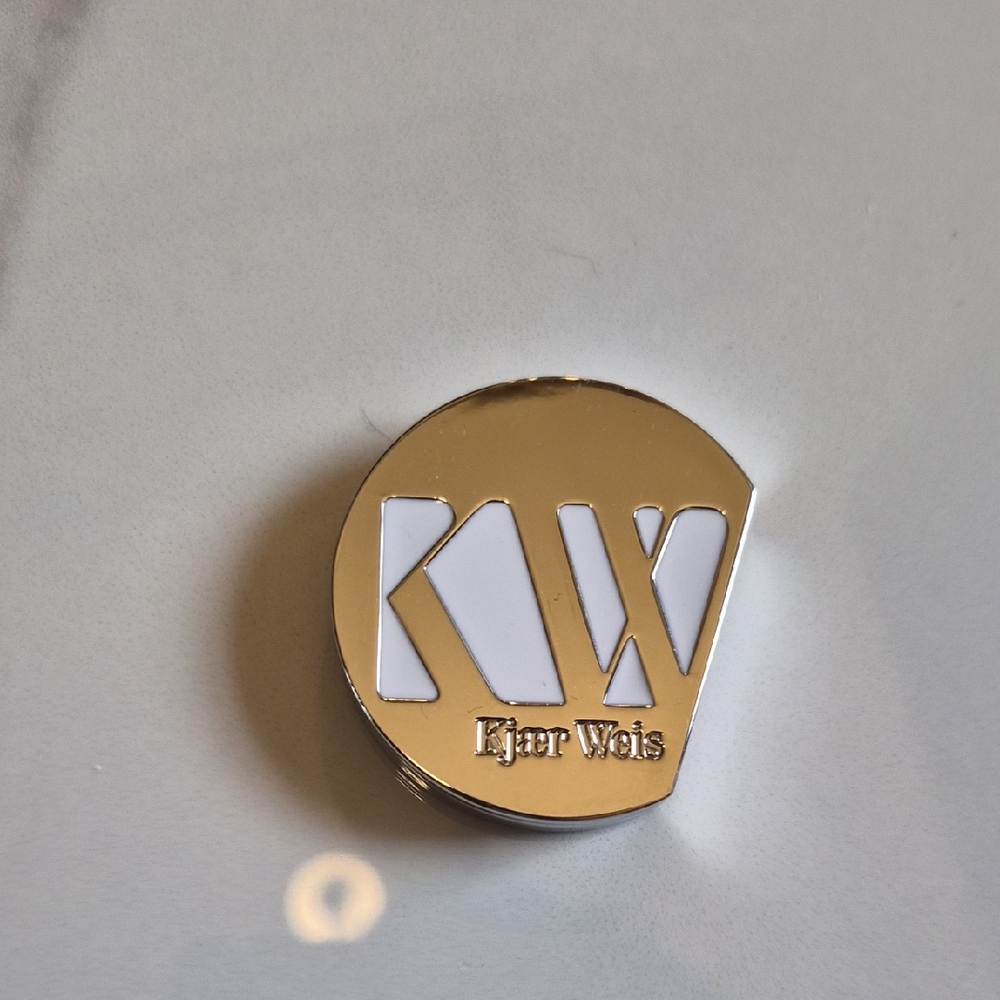Kjaer Weis Cream Eye Shadow Compact